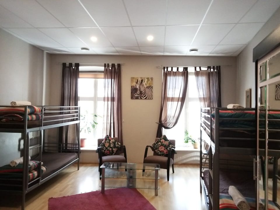 Basic Shared Dormitory | Desk