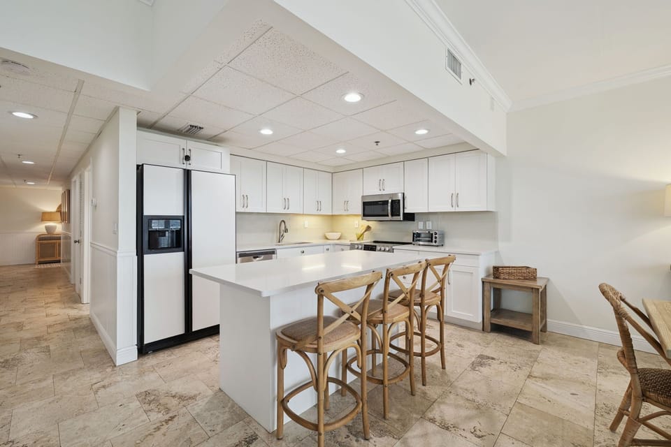 Spacious Kitchen - Perfect for Cooking Gourmet