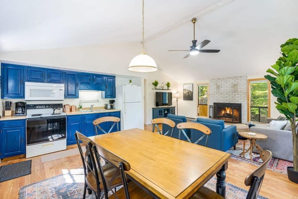 Our fully-stocked kitchen with fridge, stove and microwave!