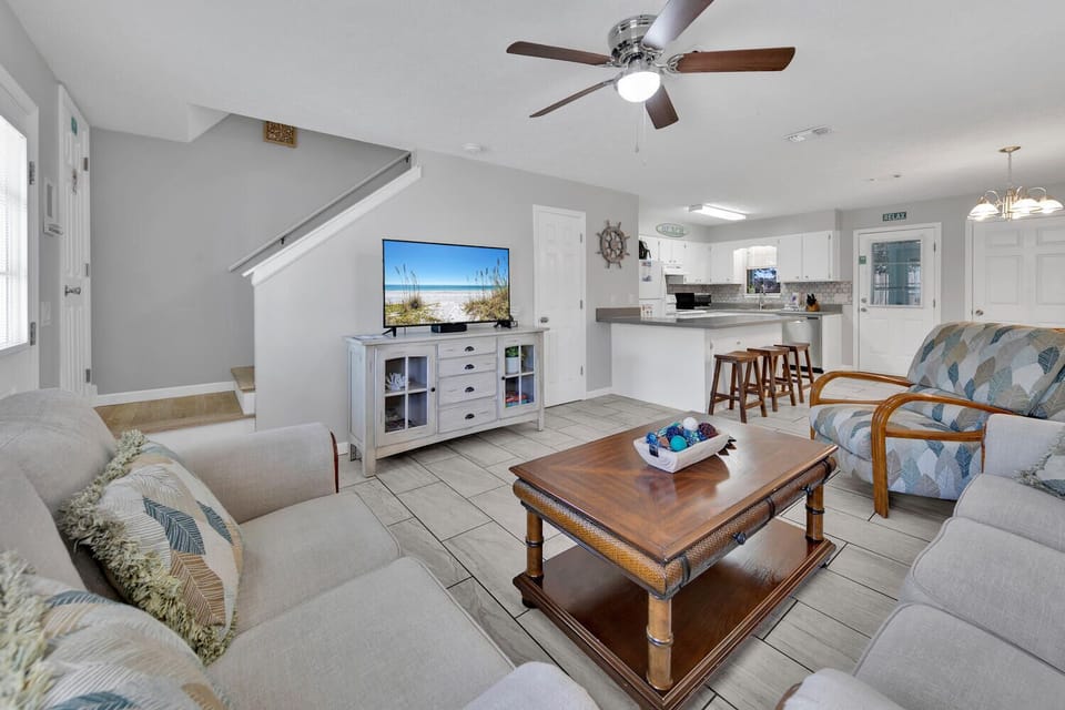 Living room to kitchen view