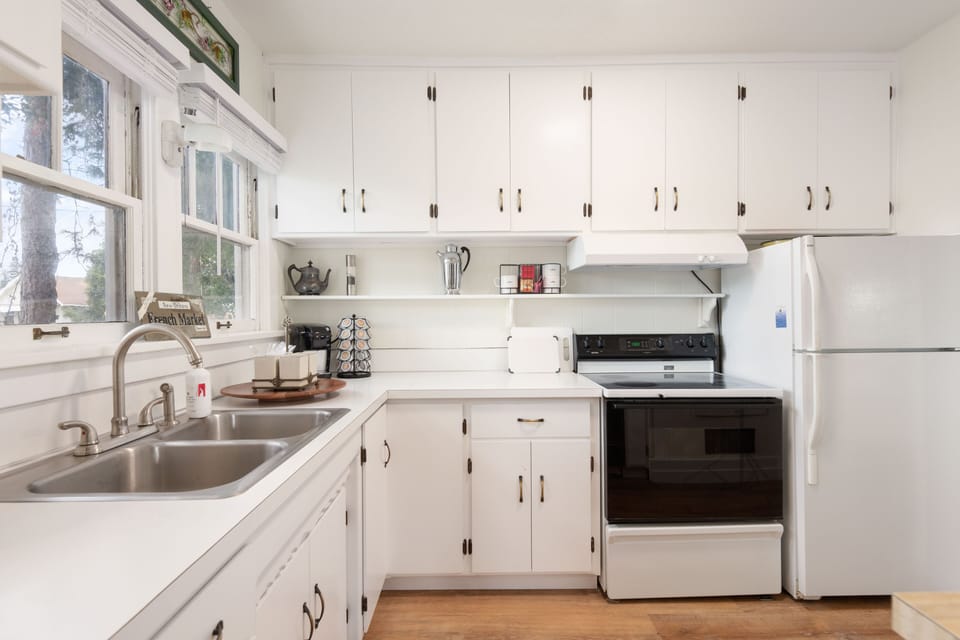 A fully supplied kitchen for cooking, serving or just morning coffee...