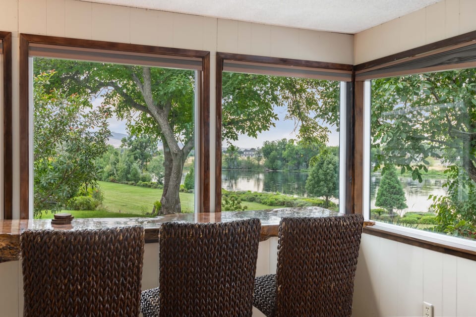 A perfect setting to take in the views!
