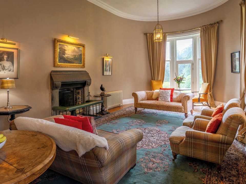 Living room | Dalnaglar Castle - Dalnaglar Castle And Cottages, Glenshee, Cairngorms
