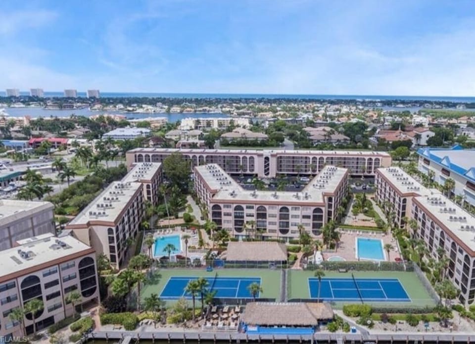Aeiral view of property