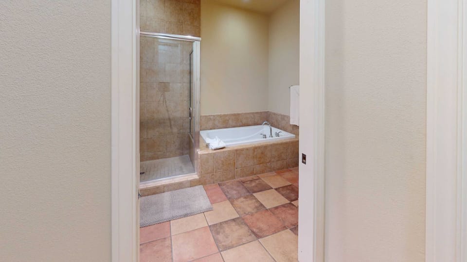 Studio Bathroom w/ Tub