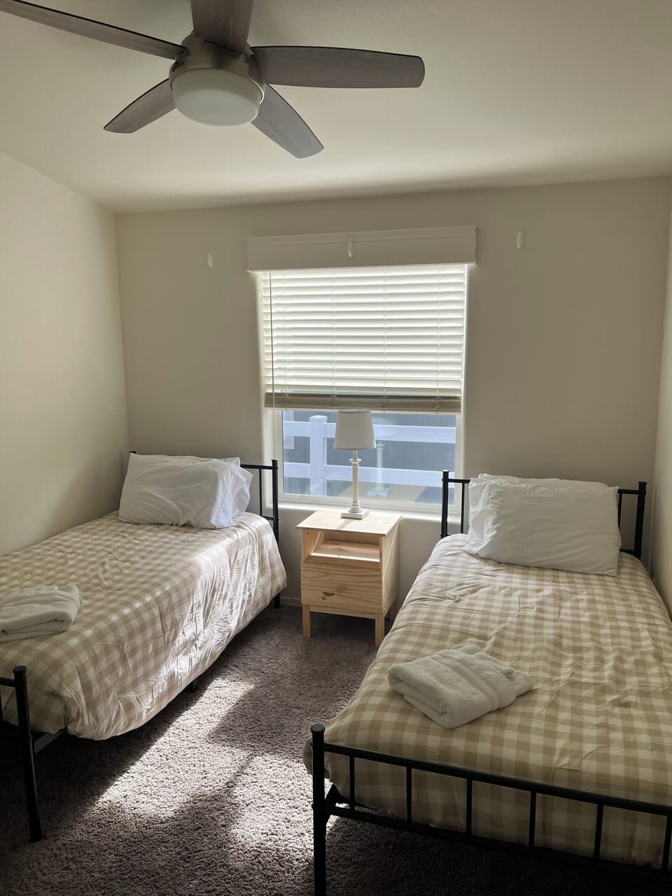 Guest Bedroom #2-Twin Beds
