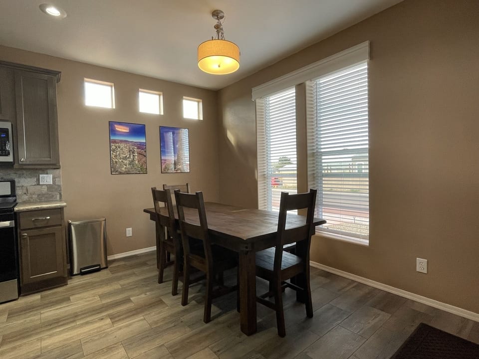  Williams Arizona Vacation Rental with seating for 8 