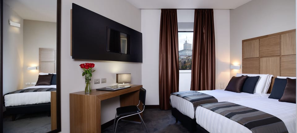 Double Room | Minibar, in-room safe, desk, free WiFi
