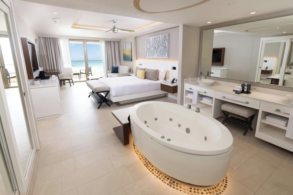 Premium bedding, free minibar, in-room safe, desk