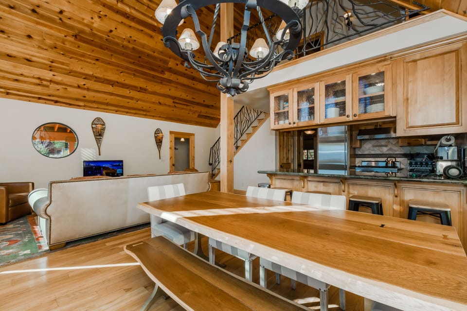 Dining Table, Kitchen, Family Room