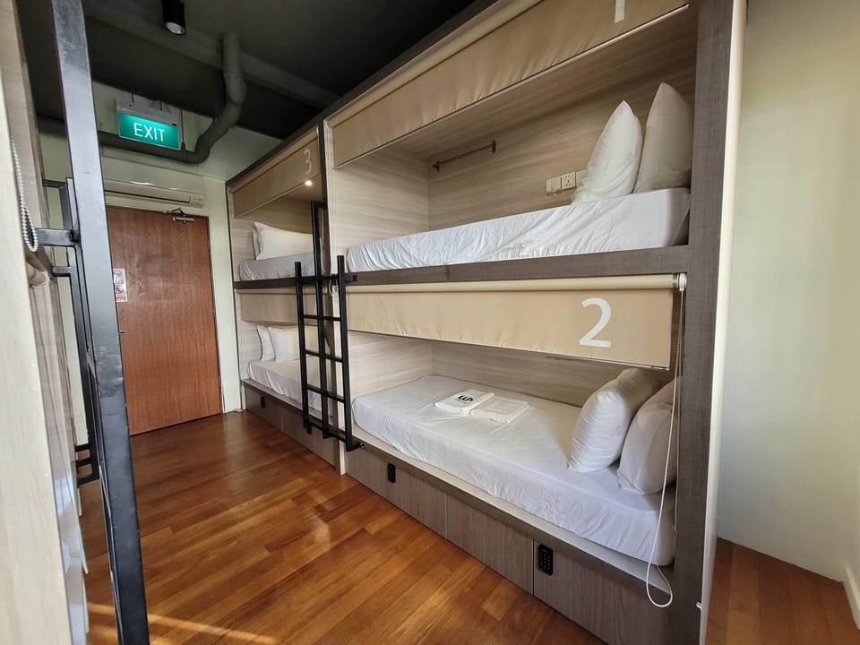 Family Room, Non Smoking, Shared Bathroom | Bed sheets