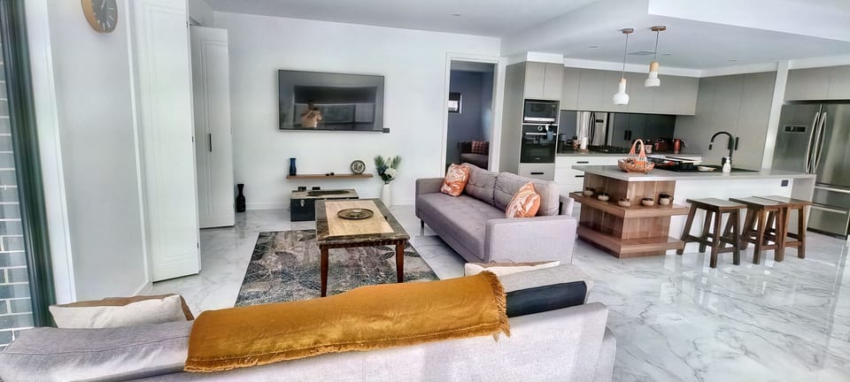 Living Area (2)
