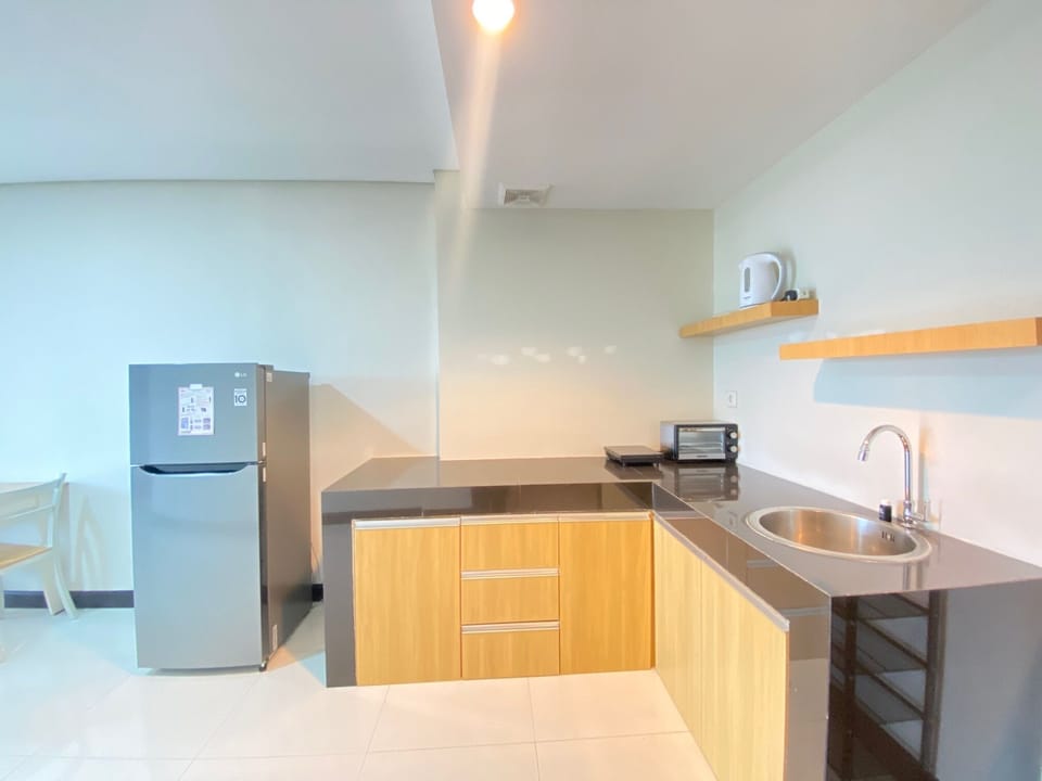 Apartment, 2 Bedrooms | Private kitchen | Fridge, stovetop, cookware/dishes/utensils