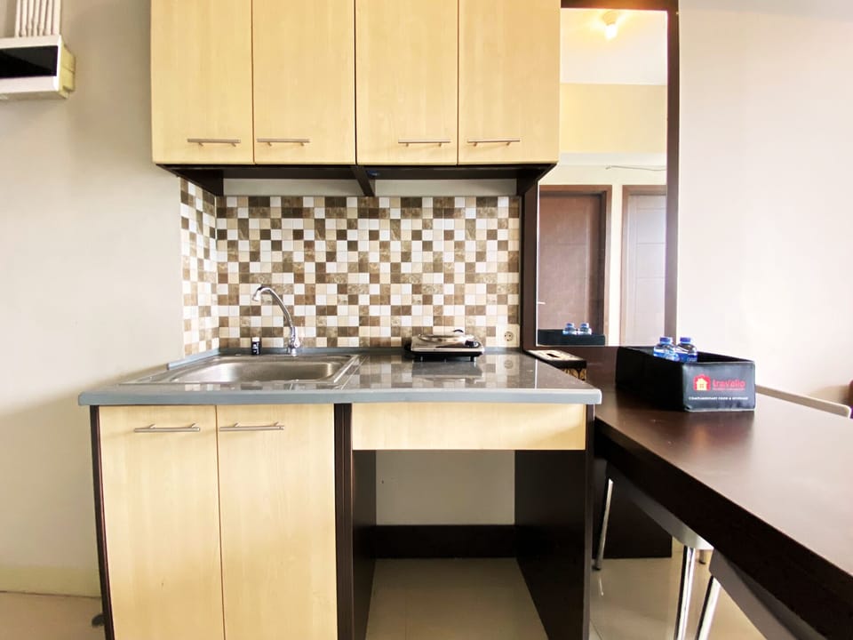 Apartment, 2 Bedrooms | Private kitchen | Fridge, stovetop, cookware/dishes/utensils