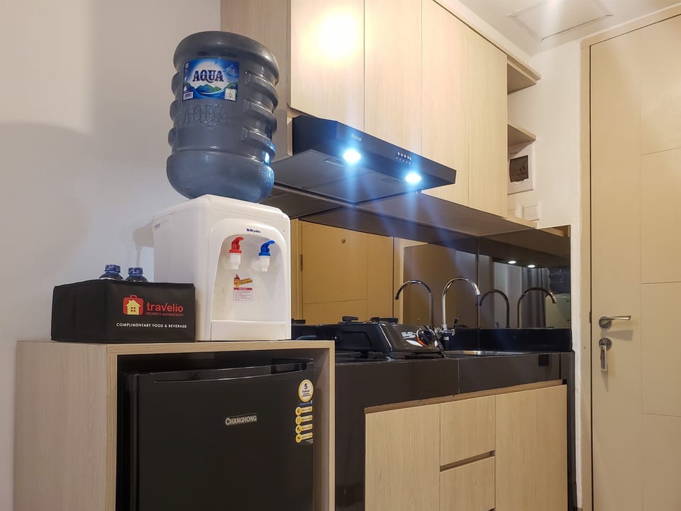 Studio, 2 Bedrooms | Private kitchen | Fridge, stovetop, electric kettle, cookware/dishes/utensils