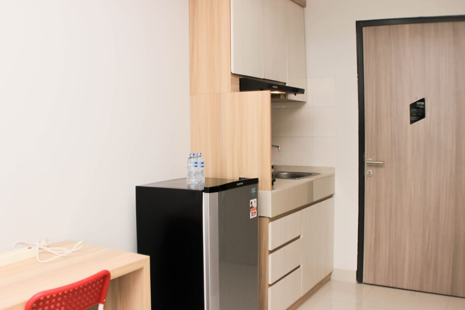 Studio | Private kitchen | Fridge, stovetop, cookware/dishes/utensils