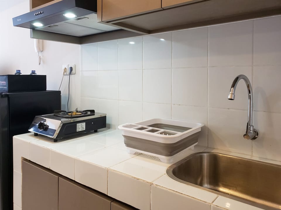 Studio, 2 Bedrooms | Private kitchen | Fridge, stovetop, cookware/dishes/utensils