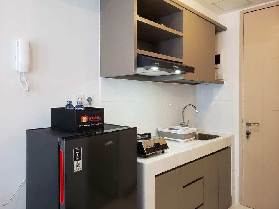 Studio, 2 Bedrooms | Private kitchen | Fridge, stovetop, cookware/dishes/utensils