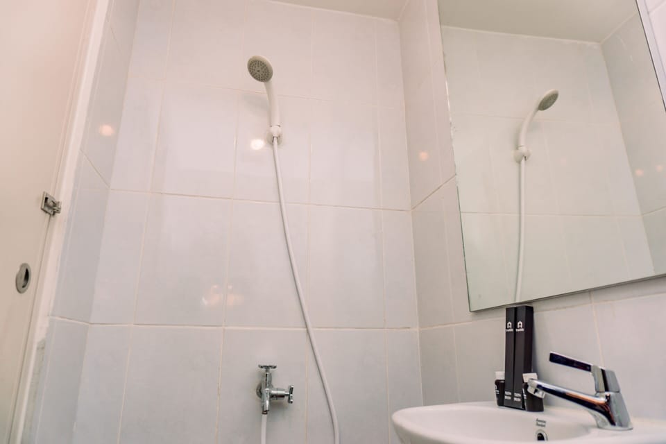 Standard Studio, 1 Queen Bed | Bathroom