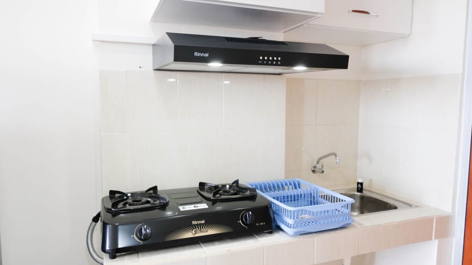 Studio | Private kitchen | Fridge, stovetop, cookware/dishes/utensils
