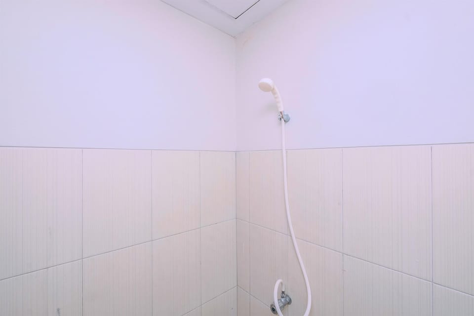 Studio | Bathroom | Free toiletries, towels