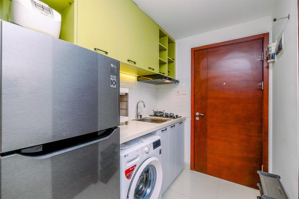 Studio | Private kitchen | Fridge, stovetop, cookware/dishes/utensils