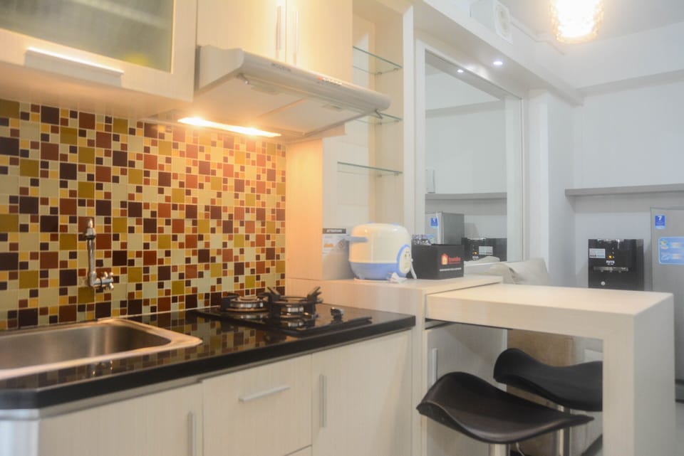 Apartment, 2 Bedrooms | Private kitchen | Fridge, stovetop, cookware/dishes/utensils