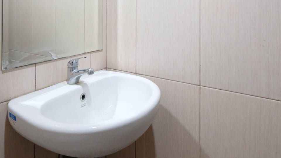 Studio | Bathroom | Free toiletries, towels