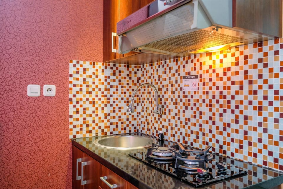 Studio | Private kitchen | Fridge, stovetop, cookware/dishes/utensils