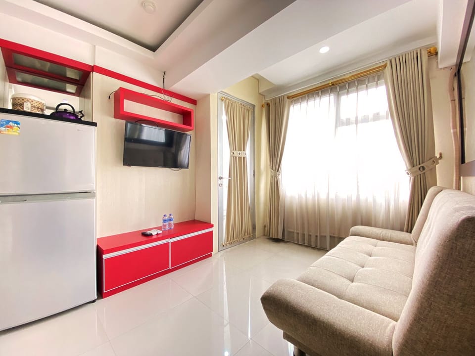 Apartment, 2 Bedrooms | Living area | TV