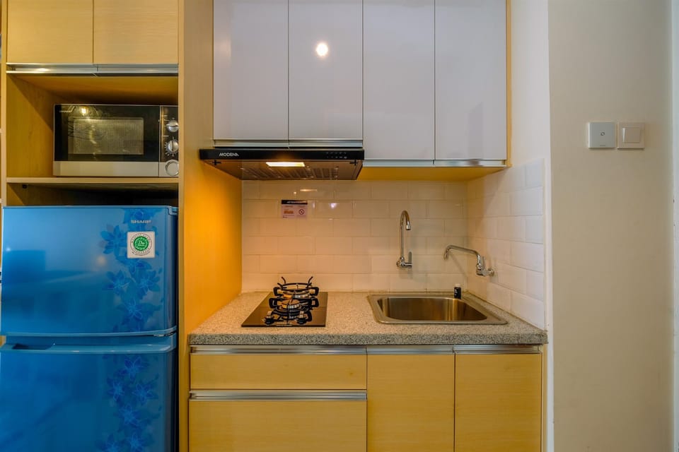 Studio | Private kitchen | Fridge, stovetop, cookware/dishes/utensils