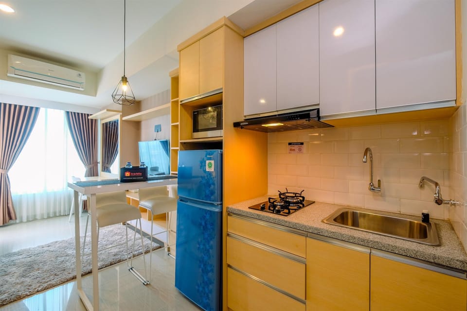 Studio | Private kitchen | Fridge, stovetop, cookware/dishes/utensils