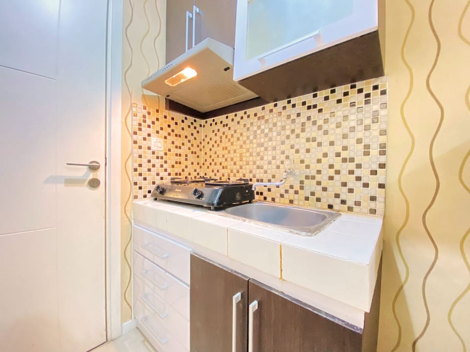 Apartment, 1 Bedroom | Private kitchen | Fridge, stovetop, cookware/dishes/utensils