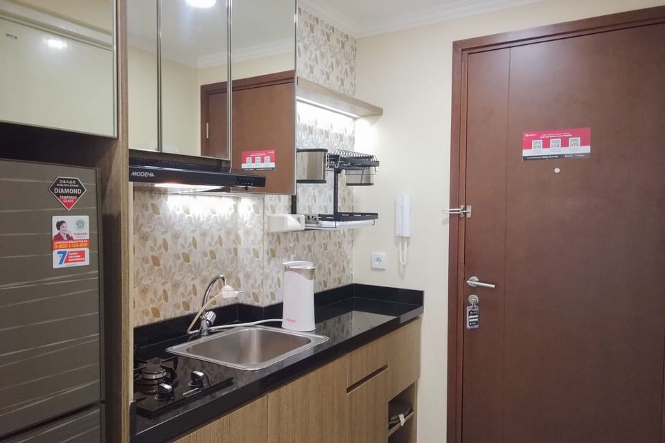 Studio | Private kitchen | Fridge, stovetop, cookware/dishes/utensils