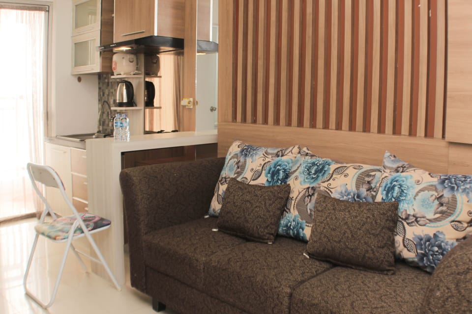 Apartment, 2 Bedrooms | Living area | TV
