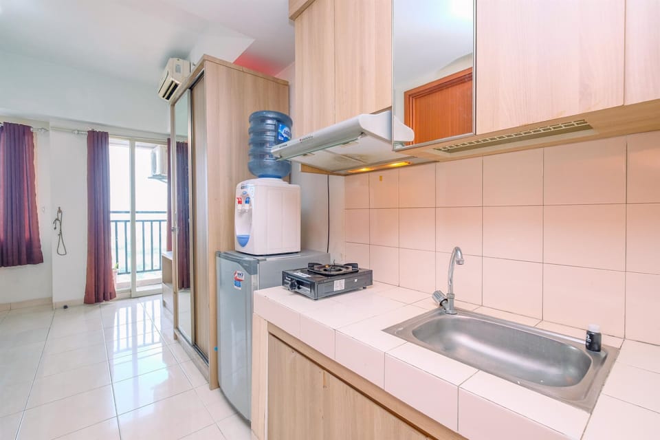 Studio | Private kitchen | Fridge, stovetop, cookware/dishes/utensils