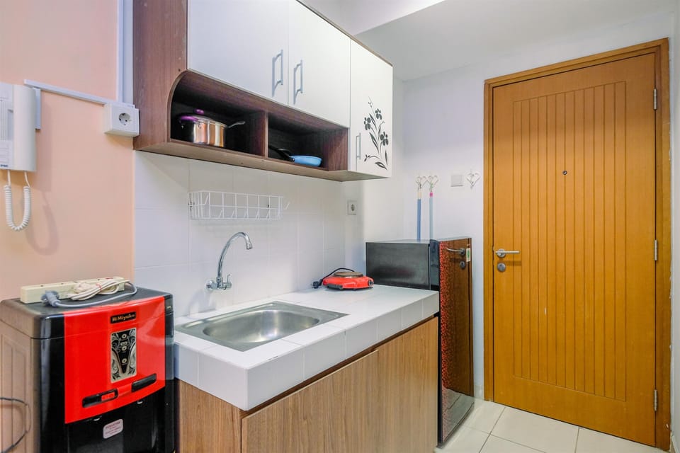 Studio | Private kitchen | Fridge, stovetop, cookware/dishes/utensils