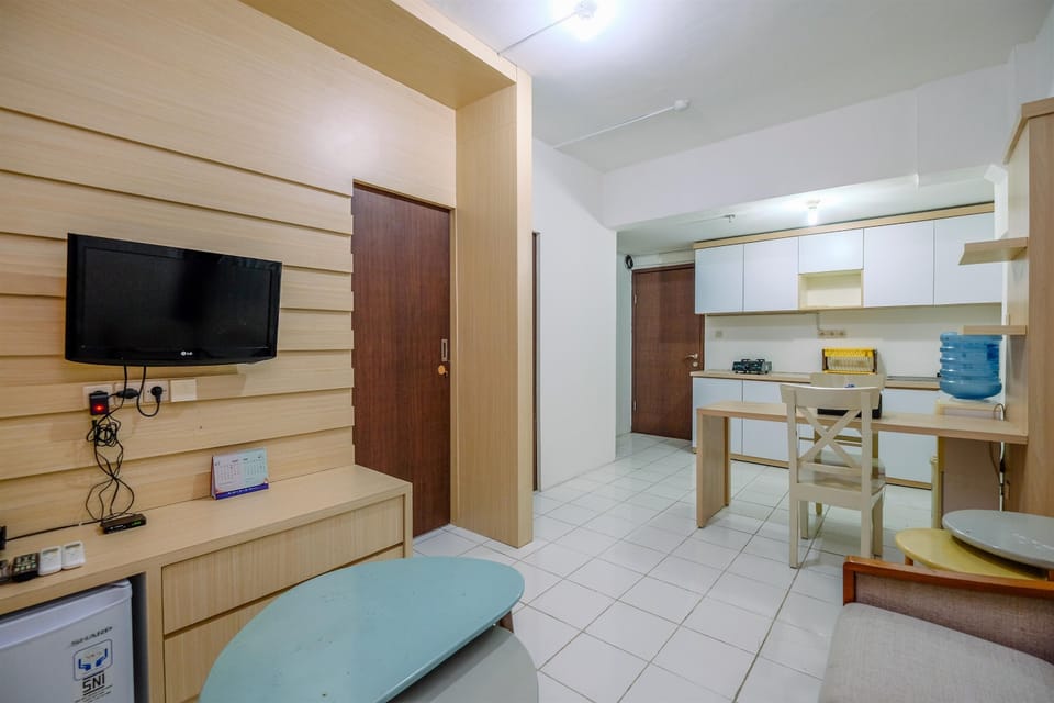 Apartment, 2 Bedrooms | Living area | TV