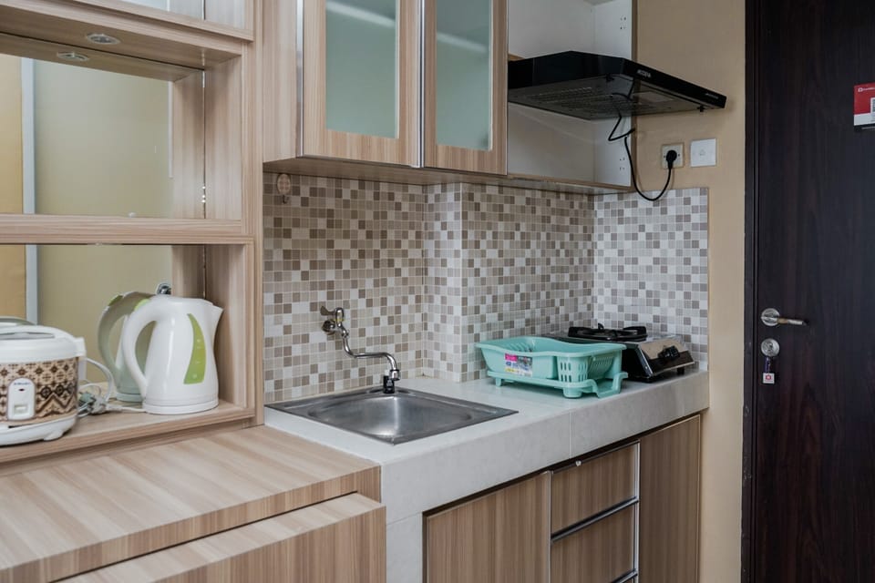 Studio | Private kitchen | Fridge, stovetop, cookware/dishes/utensils