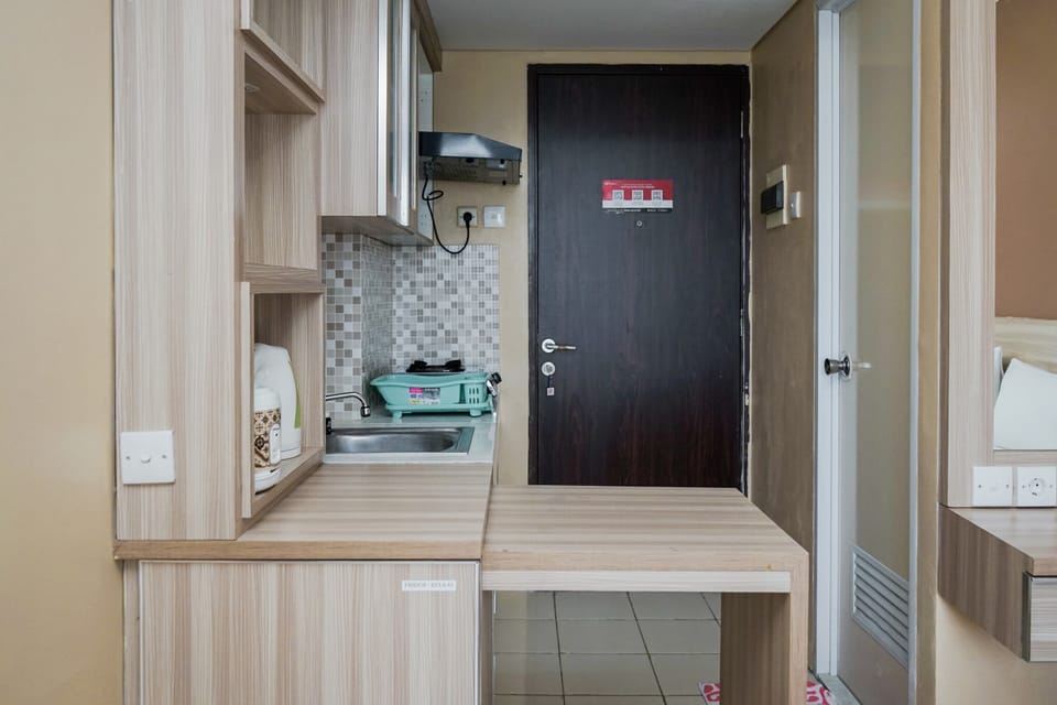 Studio | Private kitchen | Fridge, stovetop, cookware/dishes/utensils