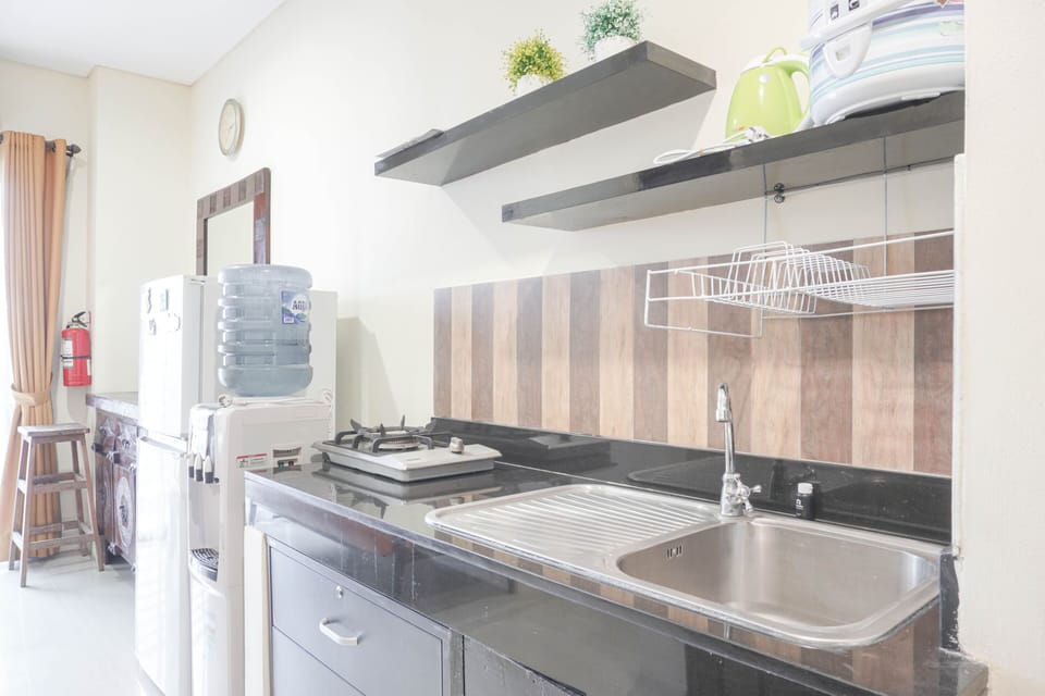 Apartment, 2 Bedrooms | Private kitchen | Fridge, stovetop, cookware/dishes/utensils