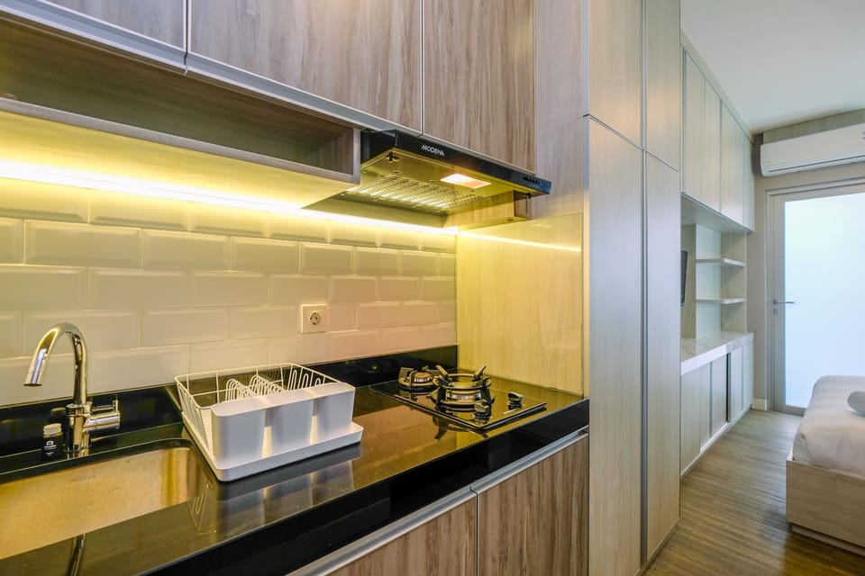 Studio, 2 Bedrooms | Private kitchen | Fridge, stovetop, cookware/dishes/utensils
