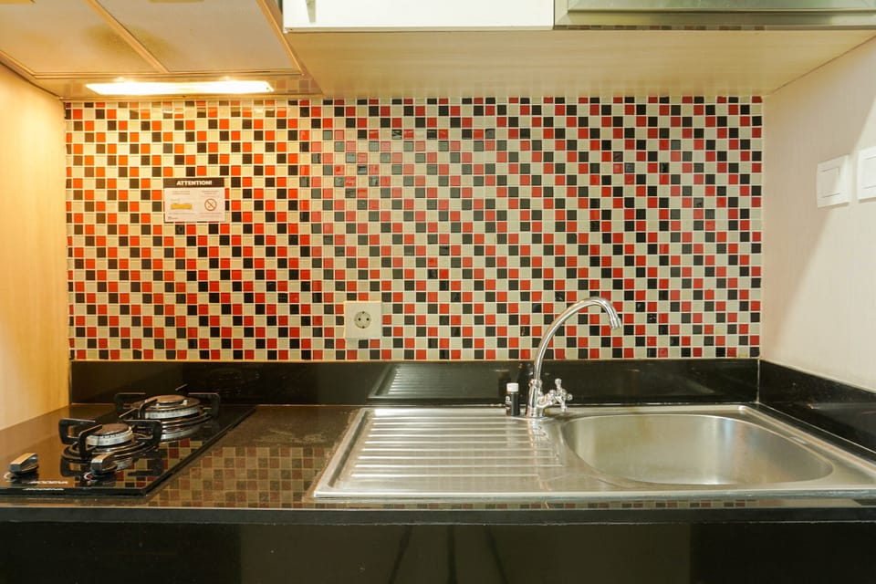 Studio | Private kitchen | Fridge, stovetop, cookware/dishes/utensils