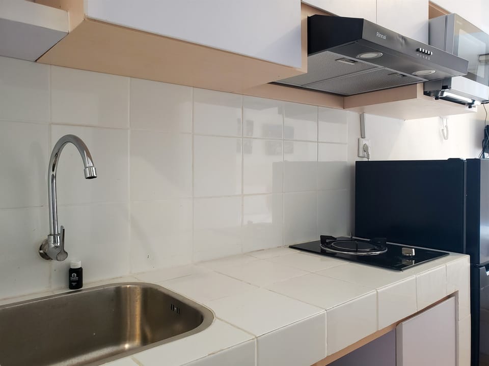 Studio, 2 Bedrooms | Private kitchen | Fridge, stovetop, cookware/dishes/utensils