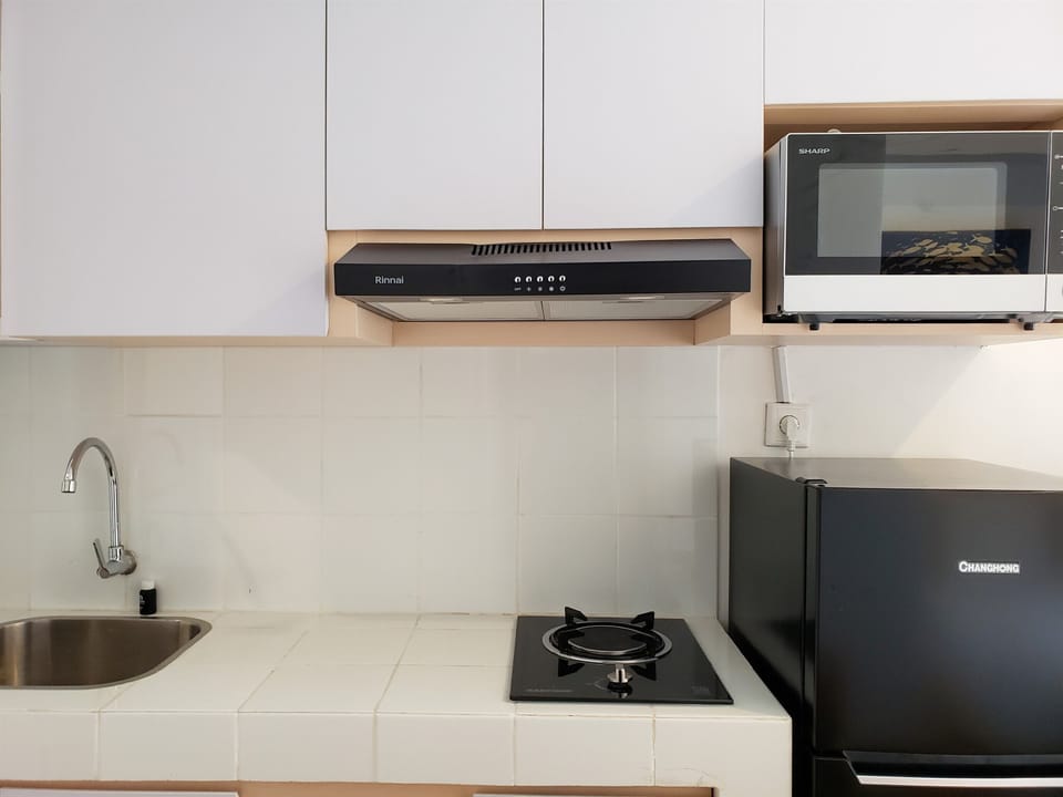 Studio, 2 Bedrooms | Private kitchen | Fridge, stovetop, cookware/dishes/utensils