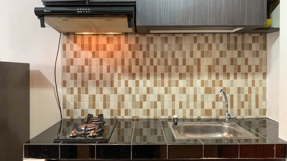 Studio | Private kitchen | Fridge, stovetop, cookware/dishes/utensils
