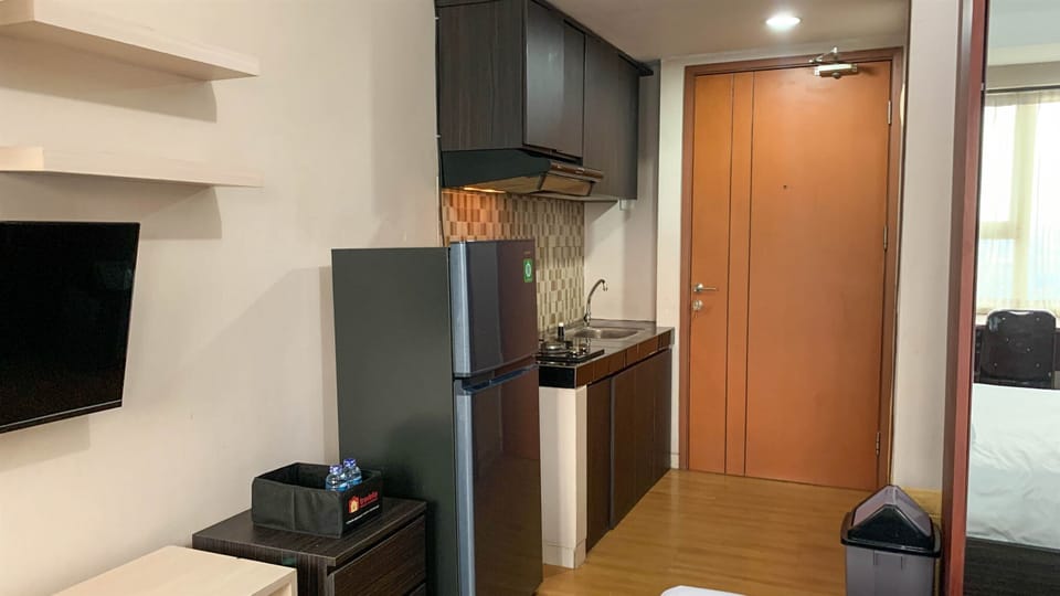 Studio | Private kitchen | Fridge, stovetop, cookware/dishes/utensils