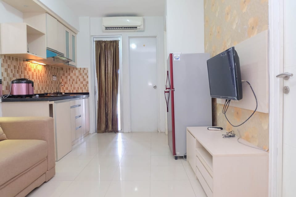 Apartment, 2 Bedrooms | Living area | TV