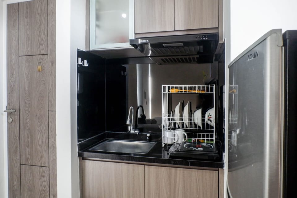 Studio | Private kitchen | Fridge, stovetop, cookware/dishes/utensils