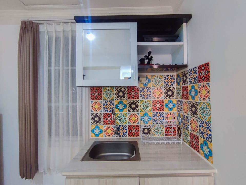 Studio | Private kitchen | Fridge, stovetop, cookware/dishes/utensils